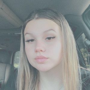 Meet your Posher, Chloe